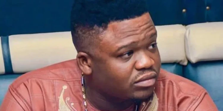 Florent Mahougnon condamné à deux ans de prison avec sursis pour harcèlement et escroquerie numériques