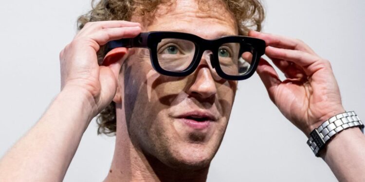 Zuckerberg prédit un handicap cognitif pour ceux qui refuseront les lunettes intelligentes