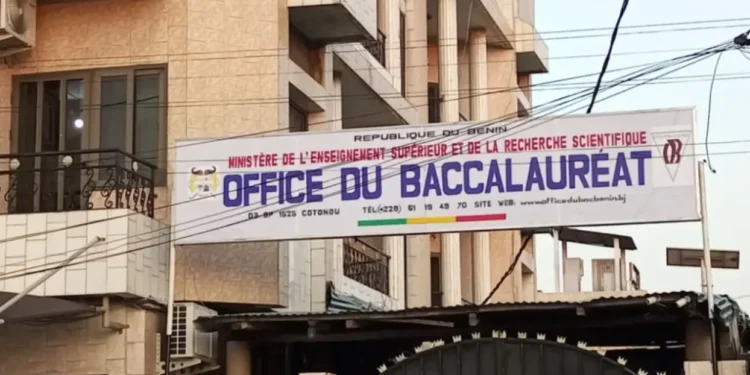 Bénin : distribution des attestations du Bac 2025, les dates et lieux dévoilés