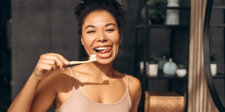 Un composant de vos cheveux pourrait créer le dentifrice ultime