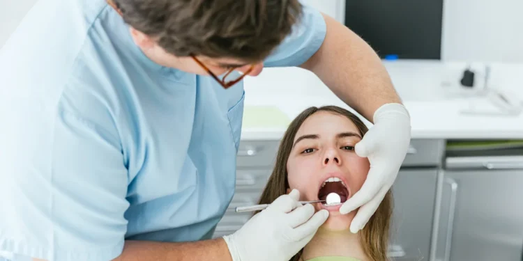 Une bactérie buccale pourrait déclencher des crises cardiaques selon une récente découverte