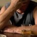 Découverte d’un mécanisme destructeur : comment l’alcool favorise l’invasion bactérienne du foie
