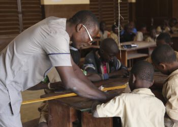 Aspirants enseignants au Bénin : l’intégration dans la fonction publique s’éloigne