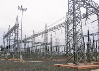Bénin : suspension de neuf projets d’électricité et d’eau pour irrégularités