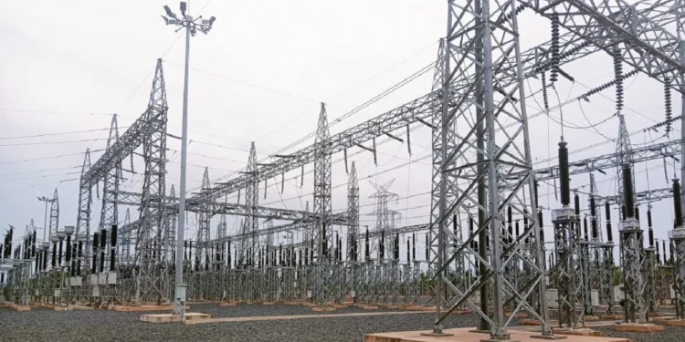 Bénin : suspension de neuf projets d’électricité et d’eau pour irrégularités